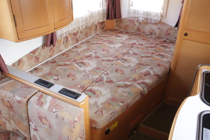 キャンピングカー キャブコン ｶﾑﾛｰﾄﾞ ｸﾞﾛｰﾊﾞﾙ ﾕｰﾛｽﾀｰ　冷蔵庫　FF