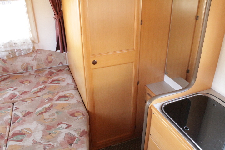 キャンピングカー キャブコン ｶﾑﾛｰﾄﾞ ｸﾞﾛｰﾊﾞﾙ ﾕｰﾛｽﾀｰ　冷蔵庫　FF