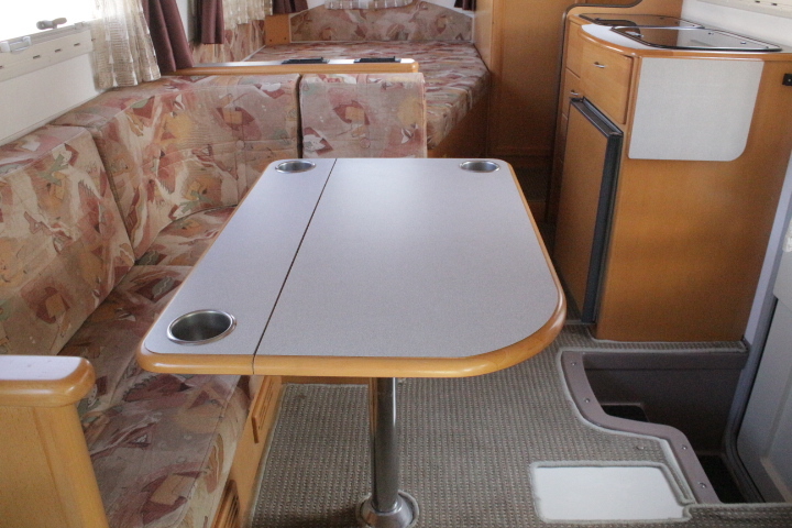 キャンピングカー キャブコン ｶﾑﾛｰﾄﾞ ｸﾞﾛｰﾊﾞﾙ ﾕｰﾛｽﾀｰ　冷蔵庫　FF