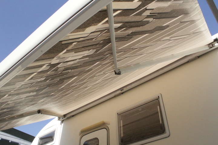 キャンピングカー キャブコン ｶﾑﾛｰﾄﾞ ｸﾞﾛｰﾊﾞﾙ ﾕｰﾛｽﾀｰ　冷蔵庫　FF