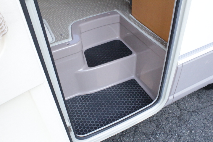 キャンピングカー キャブコン ｶﾑﾛｰﾄﾞ ｸﾞﾛｰﾊﾞﾙ ﾕｰﾛｽﾀｰ　冷蔵庫　FF