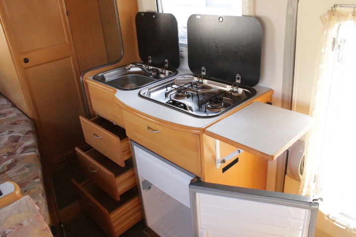 キャンピングカー キャブコン ｶﾑﾛｰﾄﾞ ｸﾞﾛｰﾊﾞﾙ ﾕｰﾛｽﾀｰ　冷蔵庫　FF