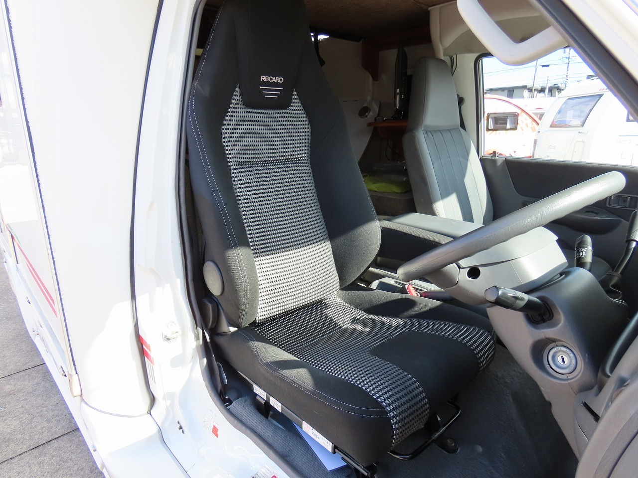 キャンピングカー キャブコン ﾊﾞﾈｯﾄ ﾎﾜｲﾄﾊｳｽ ﾂｱﾗｰ480 冷蔵庫 