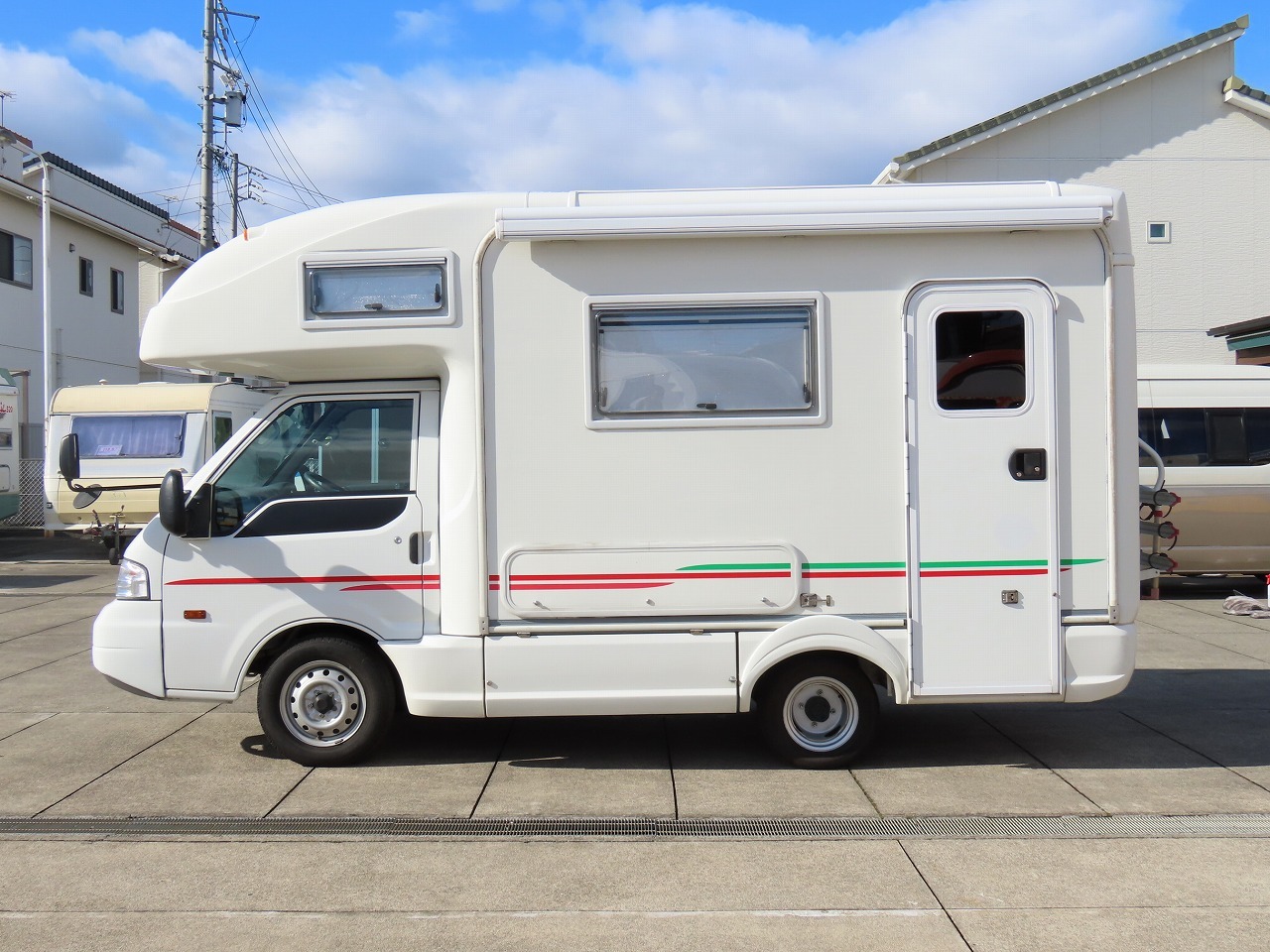 キャンピングカー キャブコン ﾊﾞﾈｯﾄ ﾎﾜｲﾄﾊｳｽ ﾂｱﾗｰ480 冷蔵庫 