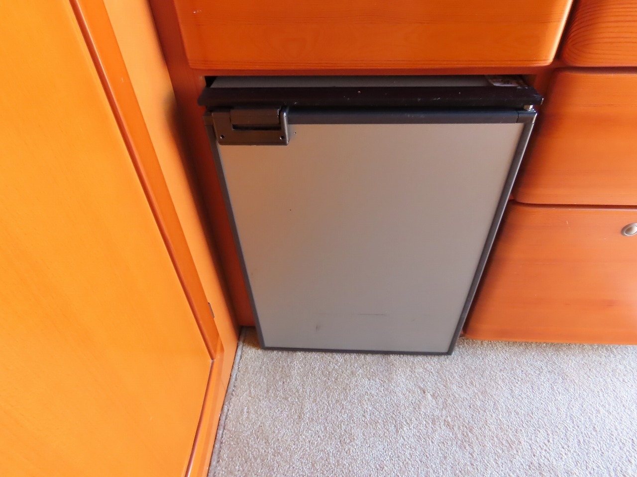 キャンピングカー キャブコン ﾊﾞﾈｯﾄ ﾎﾜｲﾄﾊｳｽ ﾂｱﾗｰ480 冷蔵庫 