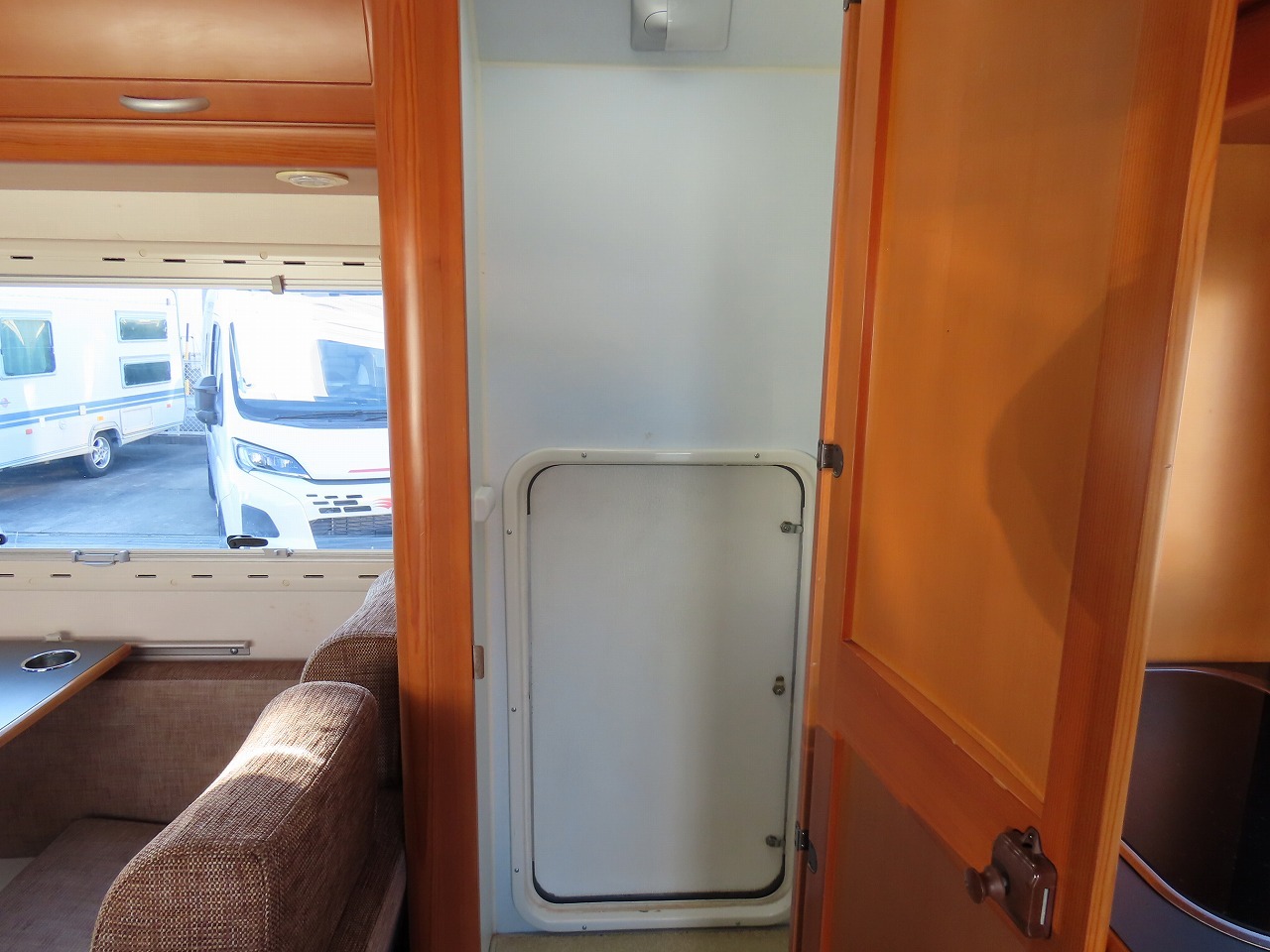 キャンピングカー キャブコン ﾊﾞﾈｯﾄ ﾎﾜｲﾄﾊｳｽ ﾂｱﾗｰ480 冷蔵庫 