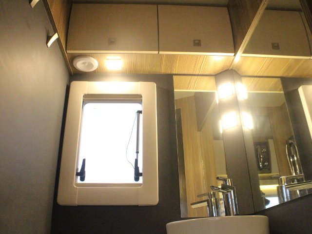 キャンピングカー キャブコン ﾊﾞﾝﾃｯｸ ｼﾞﾙ520 軽油4WD 家AC 1ｵｰﾅｰ