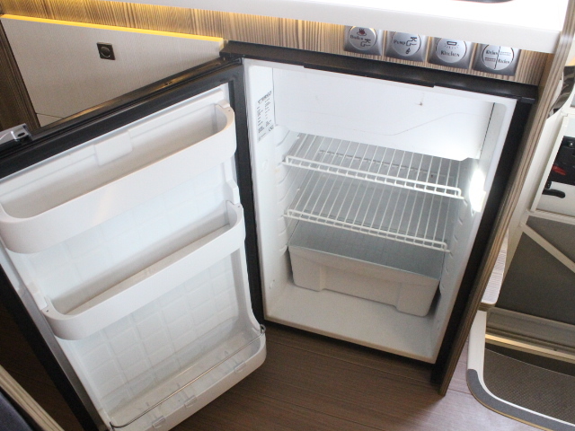 キャンピングカー キャブコン ﾊﾞﾝﾃｯｸ ｼﾞﾙ520 軽油4WD 家AC 1ｵｰﾅｰ