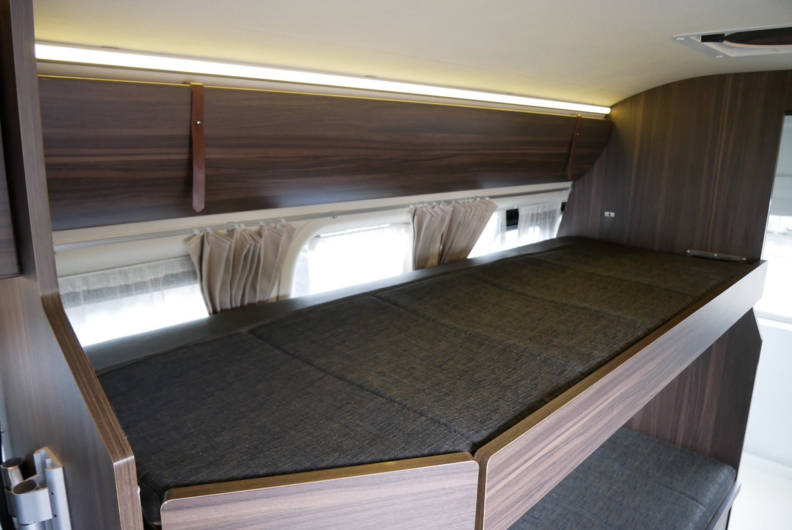 キャンピングカー バンコン ﾚﾊｲｴｰｽ ｸﾋﾞｨ ｶﾝﾄﾘｰｸﾗﾌﾞ 4WD