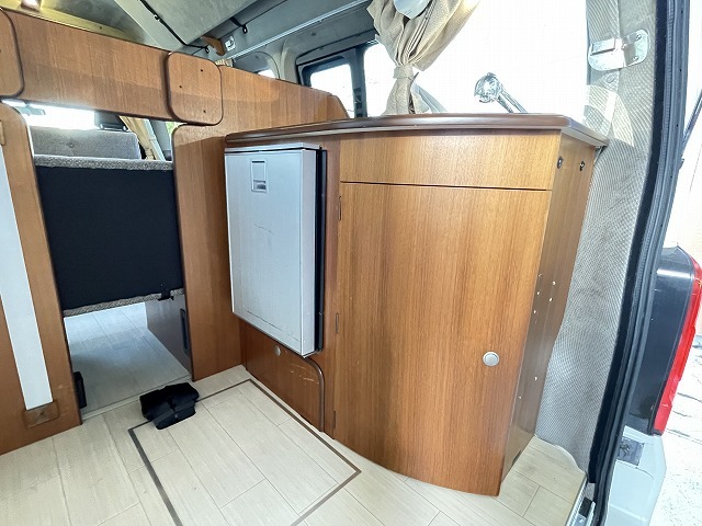 キャンピングカー バンコン NV350ｷｬﾗﾊﾞﾝ ﾋﾞｰｸﾙﾌﾞﾛｽ ｿｰﾗｰ 冷蔵庫
