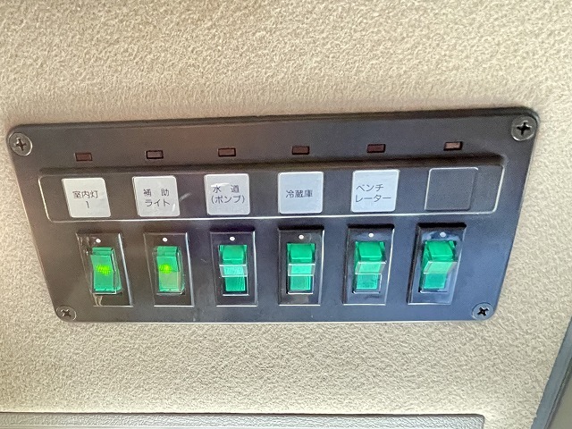 キャンピングカー バンコン NV350ｷｬﾗﾊﾞﾝ ﾋﾞｰｸﾙﾌﾞﾛｽ ｿｰﾗｰ 冷蔵庫