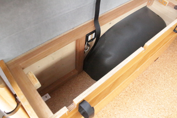 キャンピングカー バンコン ﾊｲｴｰｽ ﾋﾞｰｸﾙ ｵﾌﾟﾄ　冷蔵庫　FF