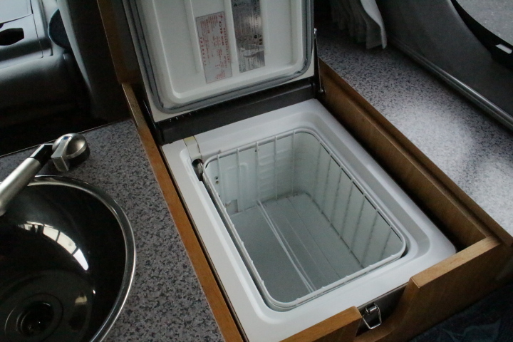 キャンピングカー バンコン ﾊｲｴｰｽ ﾋﾞｰｸﾙ ｵﾌﾟﾄ　冷蔵庫　FF