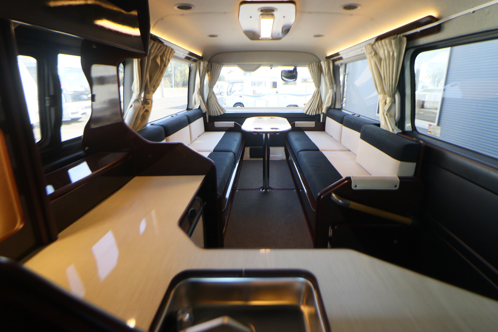 キャンピングカー バンコン ﾊｲｴｰｽ FOCS DSﾌﾟﾚﾐｱﾑ