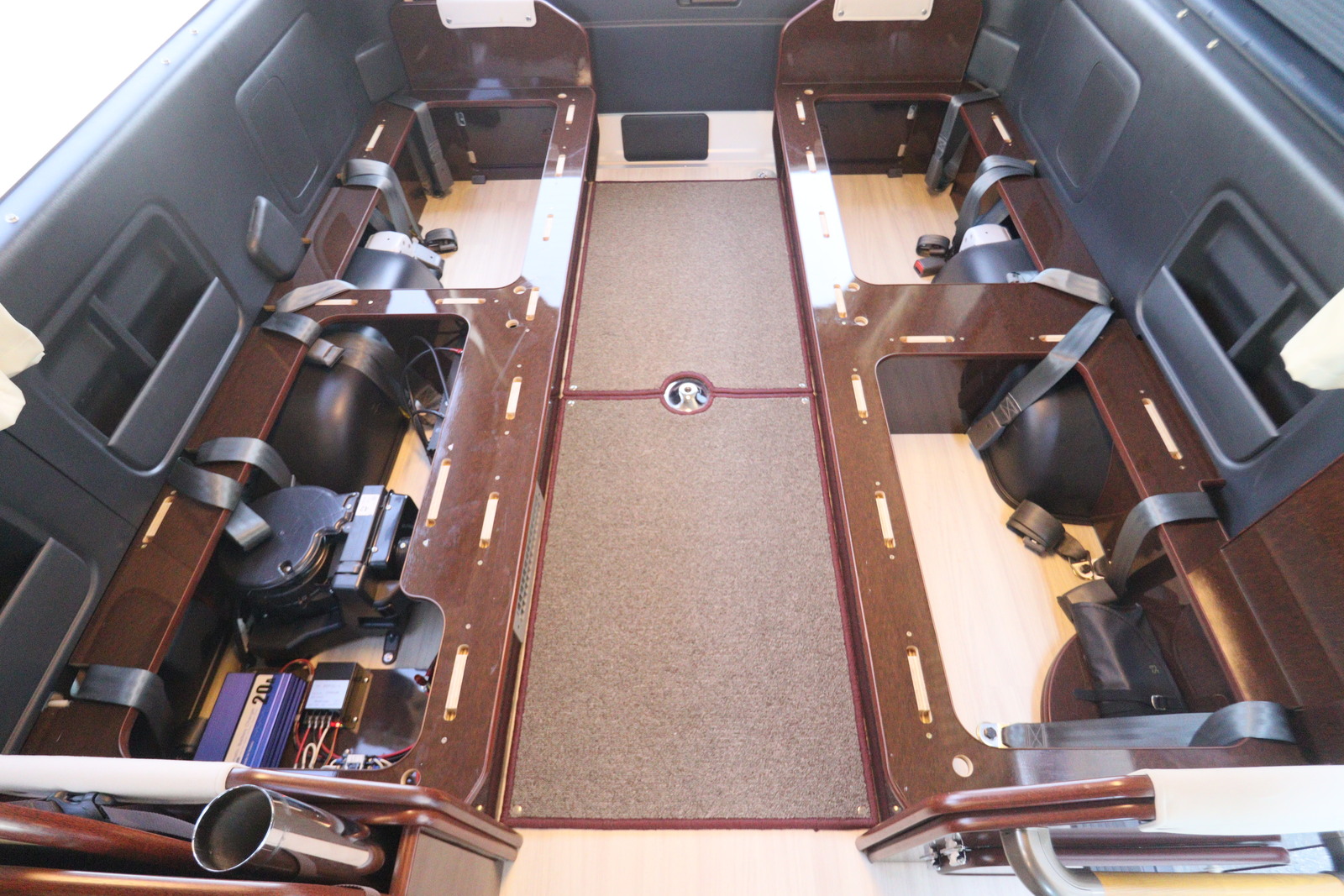 キャンピングカー バンコン ﾊｲｴｰｽ FOCS DSﾌﾟﾚﾐｱﾑ