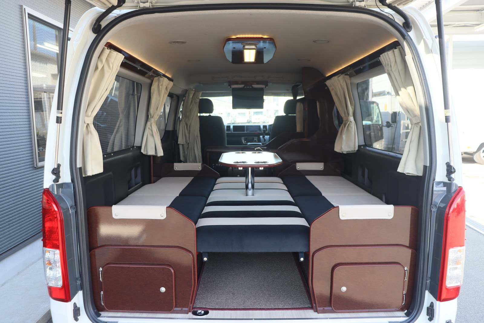 キャンピングカー バンコン ﾊｲｴｰｽ FOCS DSﾌﾟﾚﾐｱﾑ