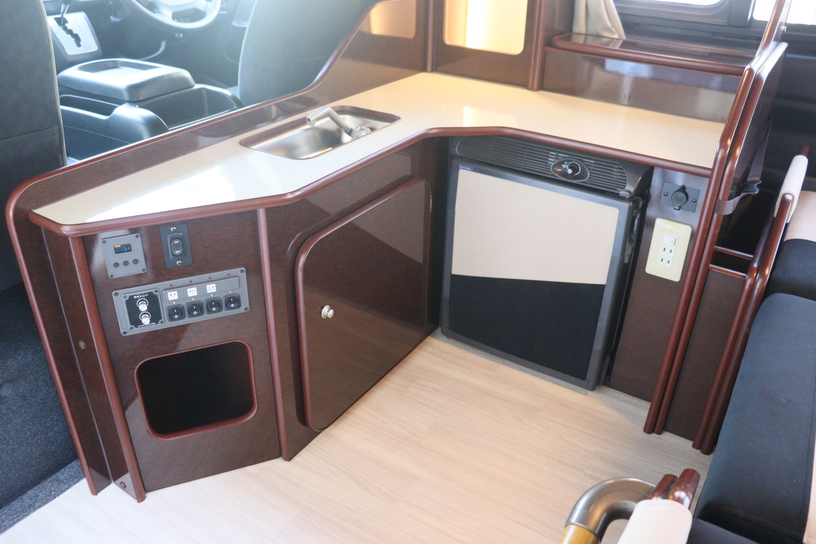 キャンピングカー バンコン ﾊｲｴｰｽ FOCS DSﾌﾟﾚﾐｱﾑ