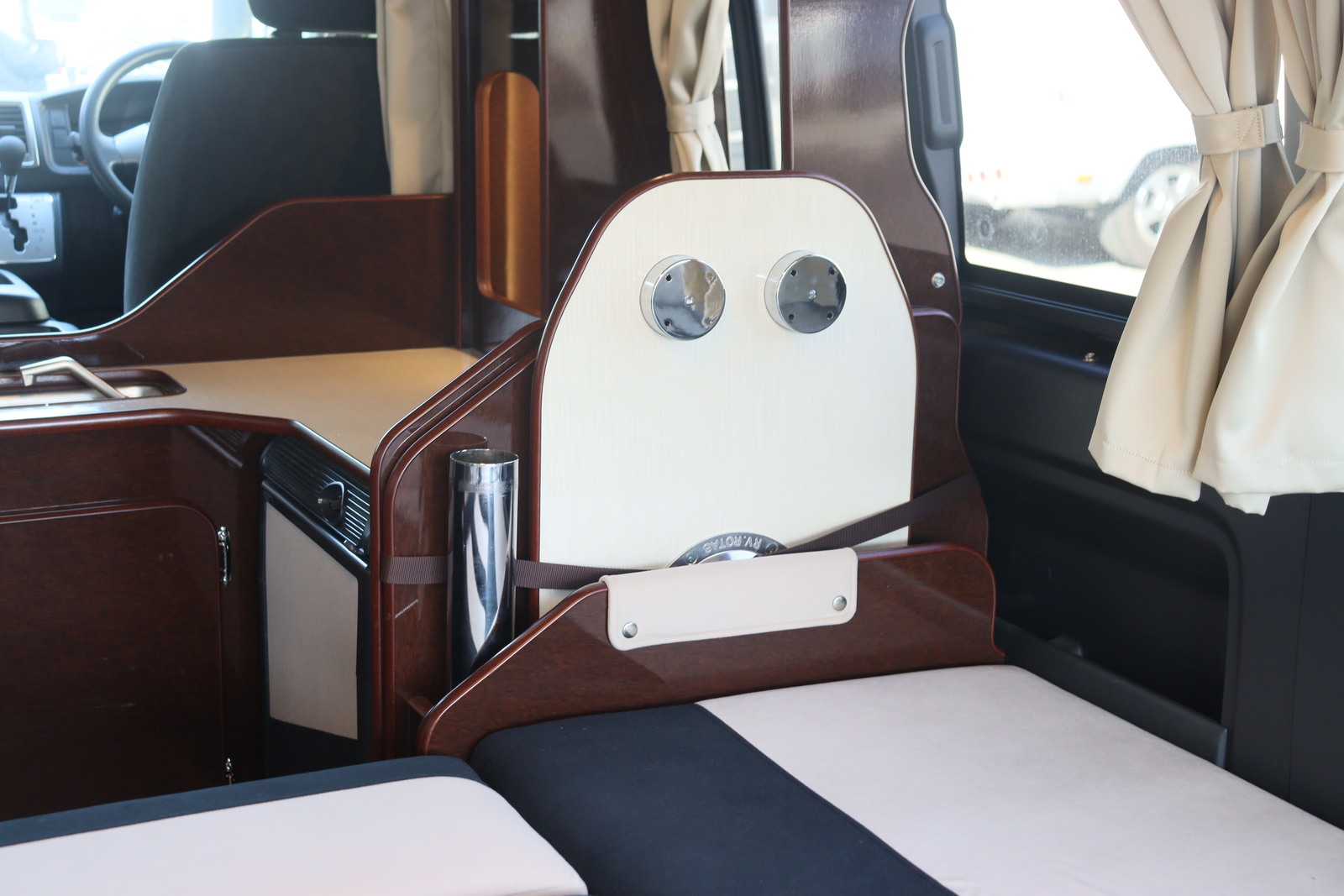 キャンピングカー バンコン ﾊｲｴｰｽ FOCS DSﾌﾟﾚﾐｱﾑ