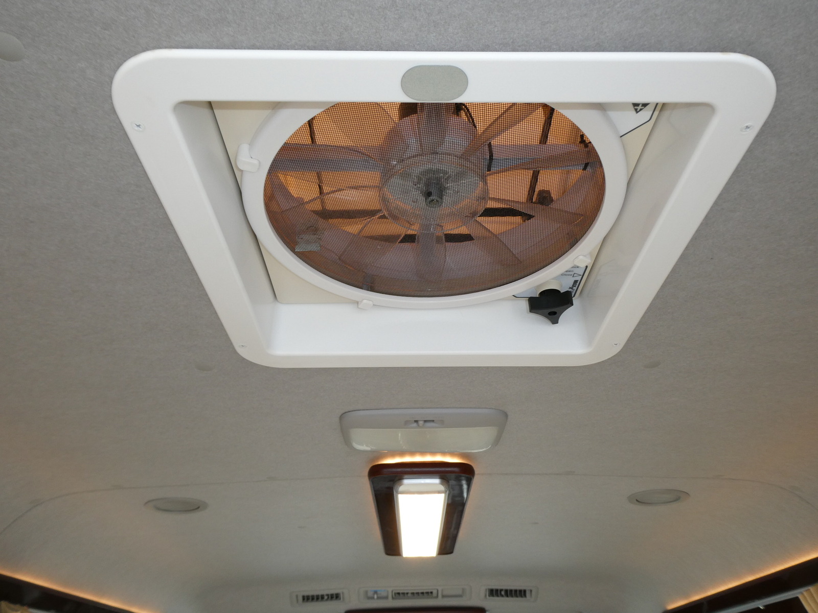 キャンピングカー バンコン ﾊｲｴｰｽ FOCS DS-L FFﾋｰﾀｰ