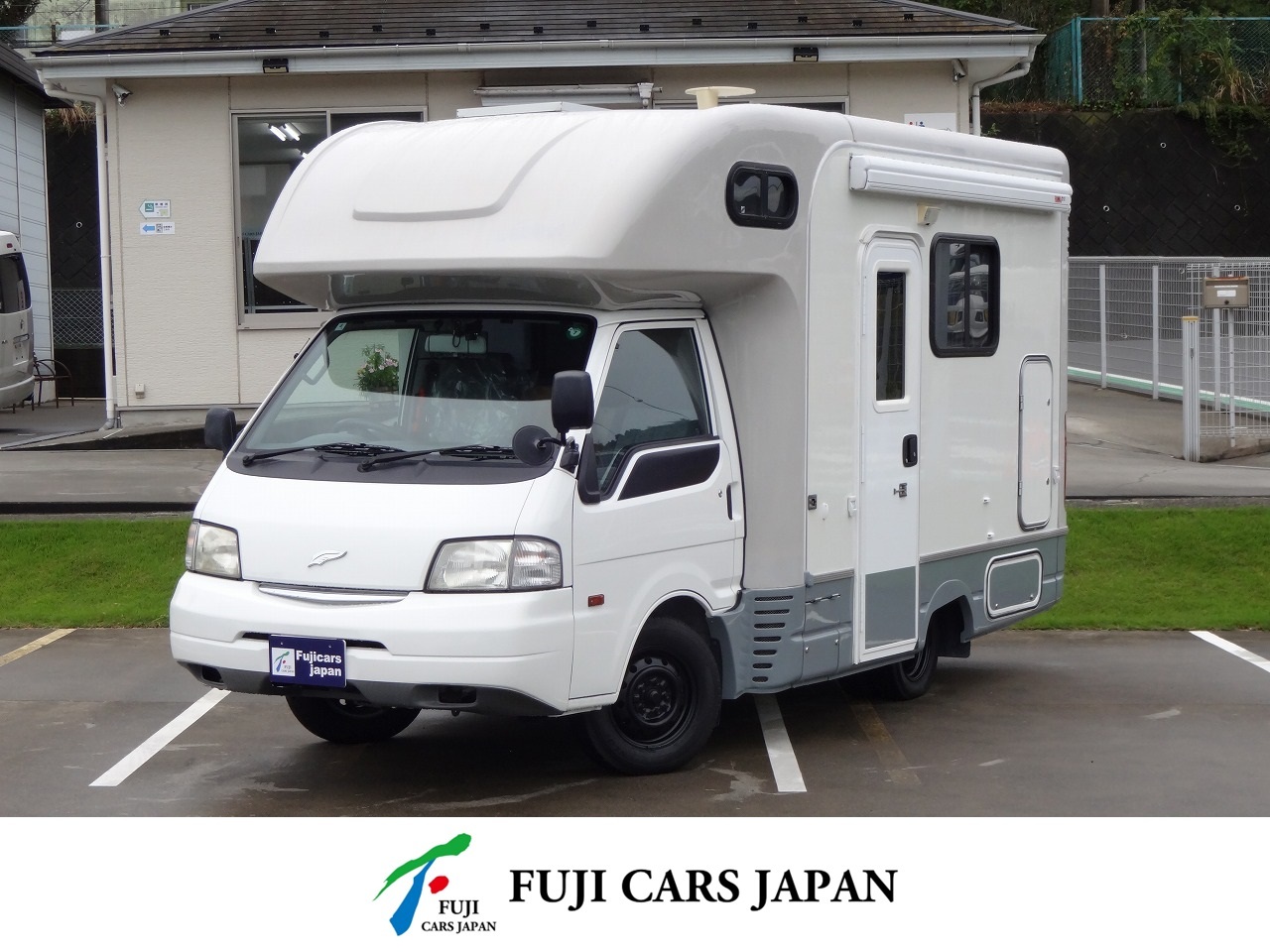 キャンピングカー キャブコン バネット ナッツRV マッシュW