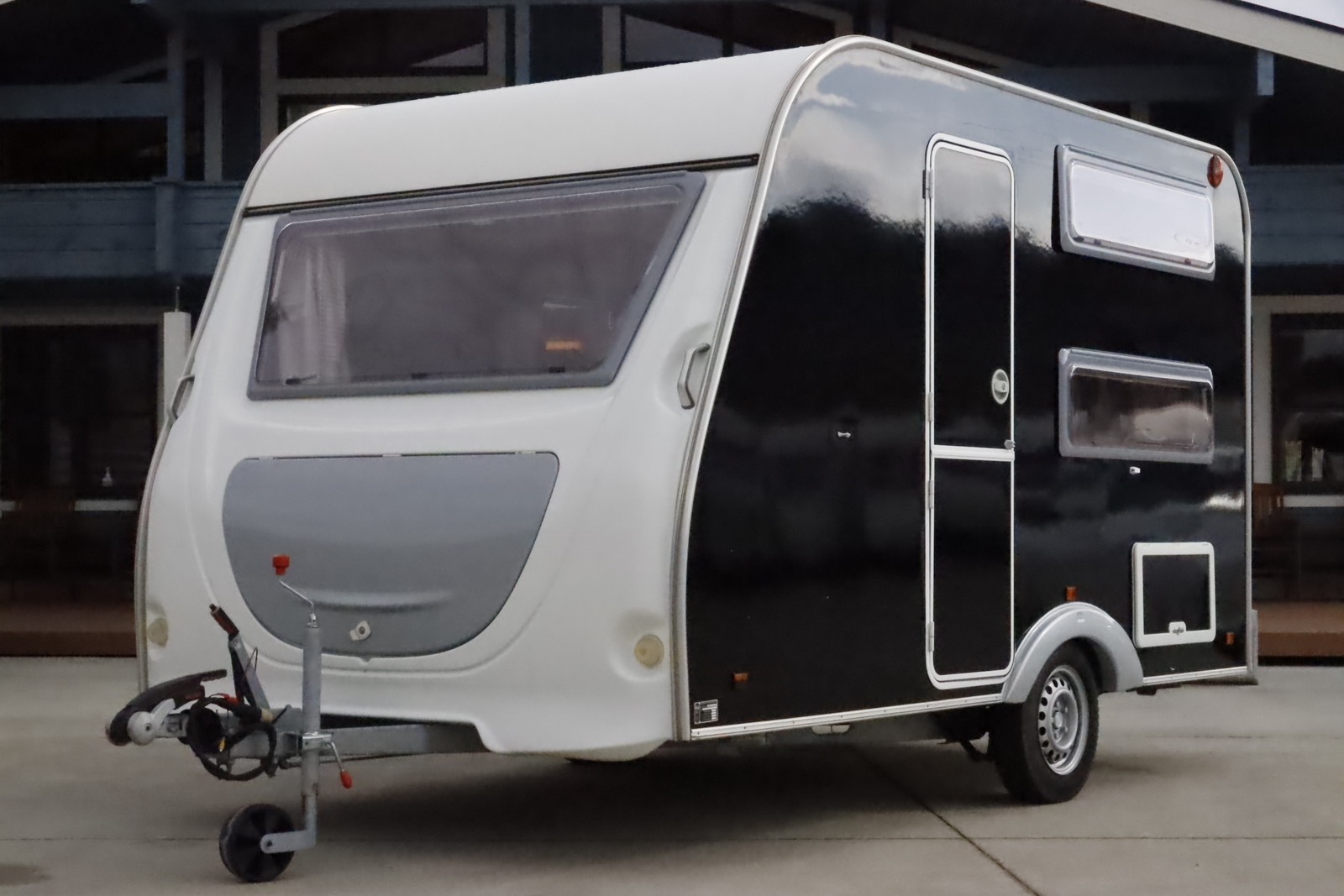 キャンピングカー トレーラー ｴｰｽｷｬﾗﾊﾞﾝ ｴｰｽ330DL