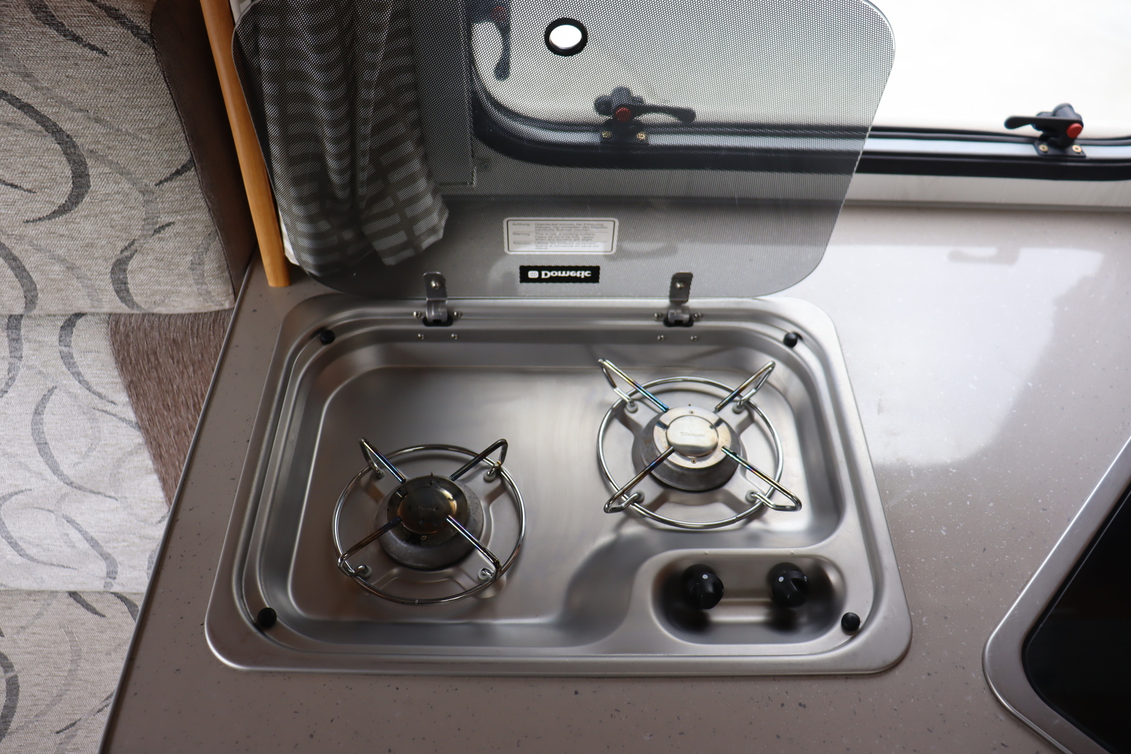 キャンピングカー トレーラー ｴｰｽｷｬﾗﾊﾞﾝ ｴｰｽ330DL