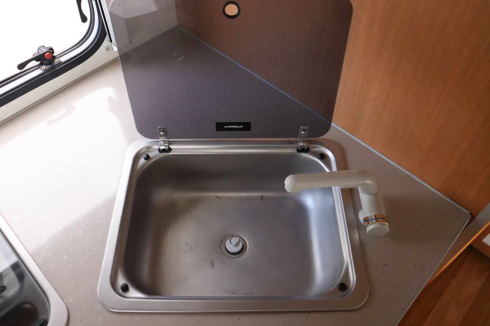 キャンピングカー トレーラー ｴｰｽｷｬﾗﾊﾞﾝ ｴｰｽ330DL