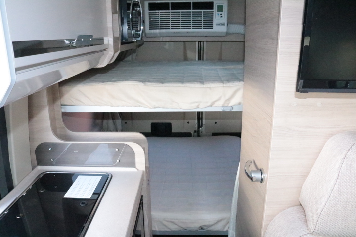 キャンピングカー バンコン ﾃﾞｭｶﾄ ﾛｰﾗｰﾁｰﾑ ﾘﾋﾞﾝｸﾞｽﾄﾝKJ FF暖房