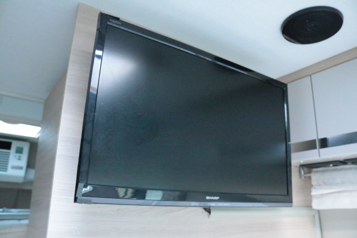 キャンピングカー バンコン ﾃﾞｭｶﾄ ﾛｰﾗｰﾁｰﾑ ﾘﾋﾞﾝｸﾞｽﾄﾝKJ FF暖房