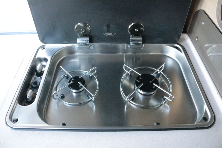 キャンピングカー バンコン ﾃﾞｭｶﾄ ﾛｰﾗｰﾁｰﾑ ﾘﾋﾞﾝｸﾞｽﾄﾝKJ FF暖房