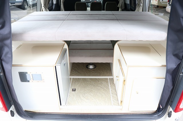 キャンピングカー バンコン ﾊｲｴｰｽ かｰいんてりあ高橋 ﾘﾗｯｸｽﾜｺﾞﾝ4WD