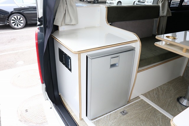 キャンピングカー バンコン ﾊｲｴｰｽ かｰいんてりあ高橋 ﾘﾗｯｸｽﾜｺﾞﾝ4WD