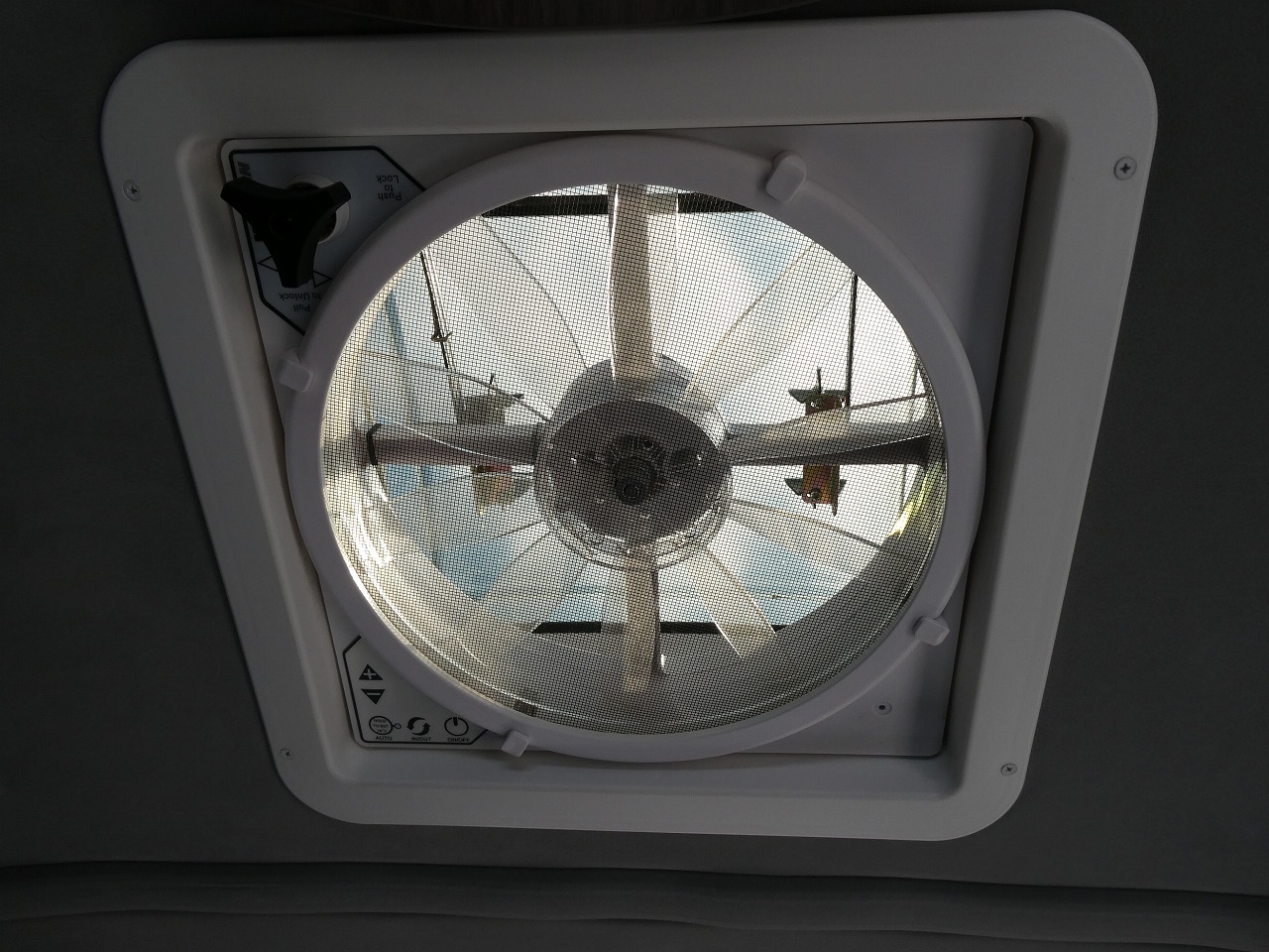 キャンピングカー バンコン ﾚｼﾞｱｽｴｰｽ 東和 ﾂｪﾙﾄ 4WD