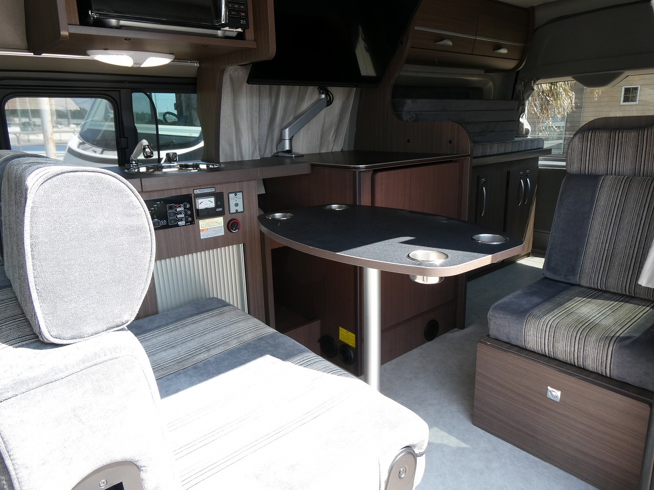 キャンピングカー バンコン ﾚｼﾞｱｽｴｰｽ 東和 ﾂｪﾙﾄ 4WD