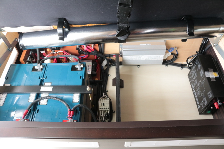 キャンピングカー バンコン NV200ﾊﾞﾈｯﾄ ﾎﾟｯﾌﾟｺﾝ ｷｬﾝﾊﾟｰR　FF