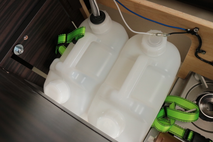 キャンピングカー バンコン NV200ﾊﾞﾈｯﾄ ﾎﾟｯﾌﾟｺﾝ ｷｬﾝﾊﾟｰR　FF