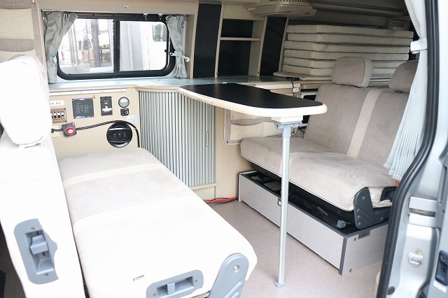 キャンピングカー バンコン ﾊｲｴｰｽ ﾎﾜｲﾄﾊｳｽ ｺﾝﾊﾟｽﾄﾞﾙｸ　DCｸｰﾗｰ