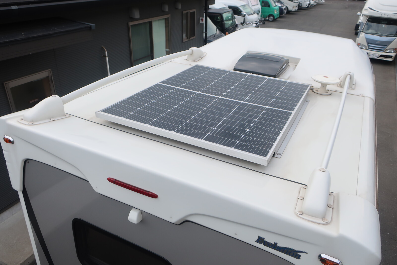 キャンピングカー キャブコン ｶﾑﾛｰﾄﾞ ﾅｯﾂRV ｸﾚｱ5.0XXｴﾎﾞﾘｭｰｼｮﾝ