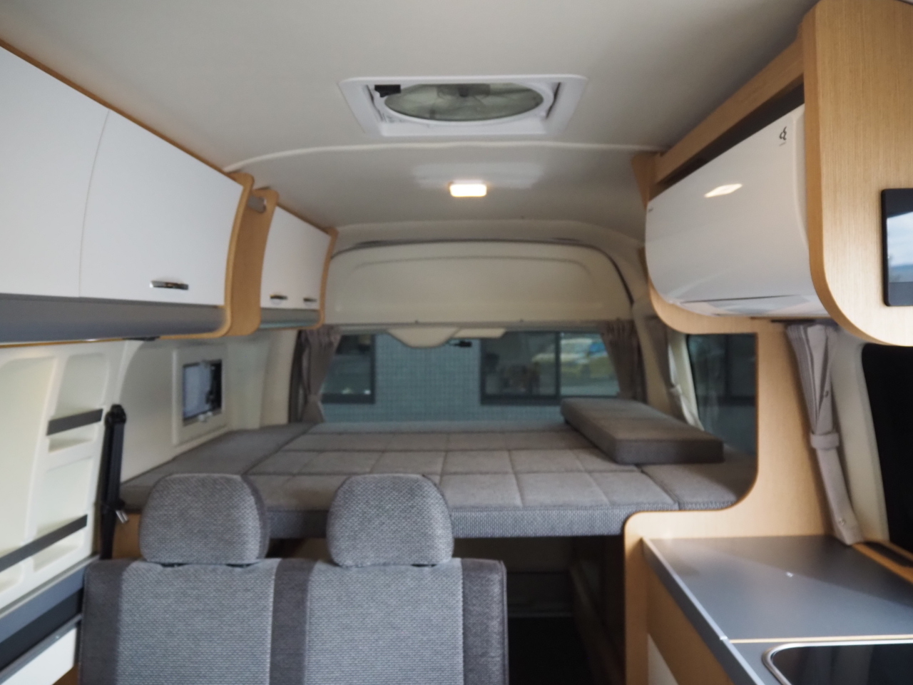 キャンピングカー バンコン ﾊｲｴｰｽ ﾄｲﾌｧｸﾄﾘｰ ﾊﾞｰﾃﾞﾝ 家AC 4WD