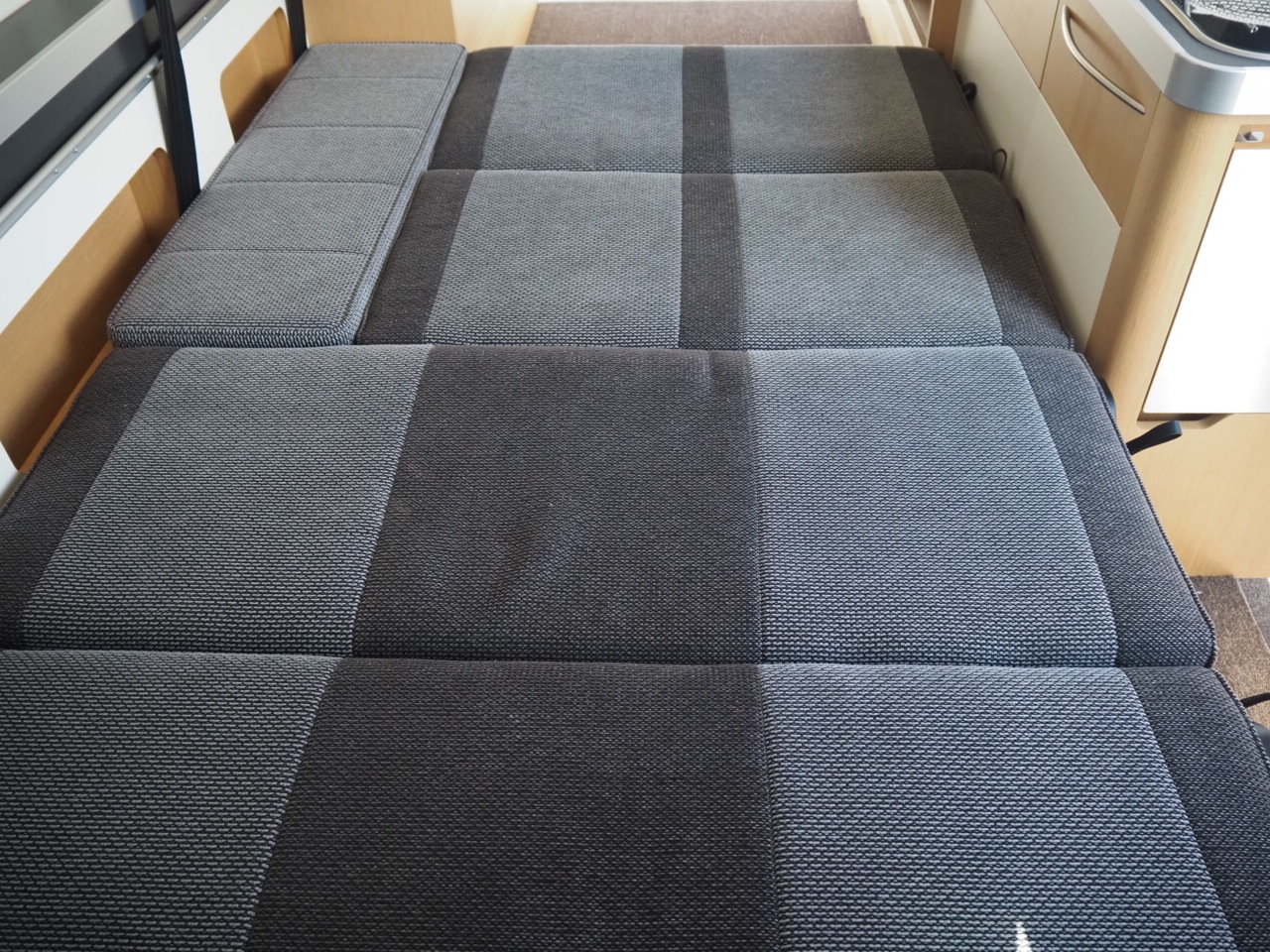 キャンピングカー バンコン ﾊｲｴｰｽ ﾄｲﾌｧｸﾄﾘｰ ﾊﾞｰﾃﾞﾝ 家AC 4WD