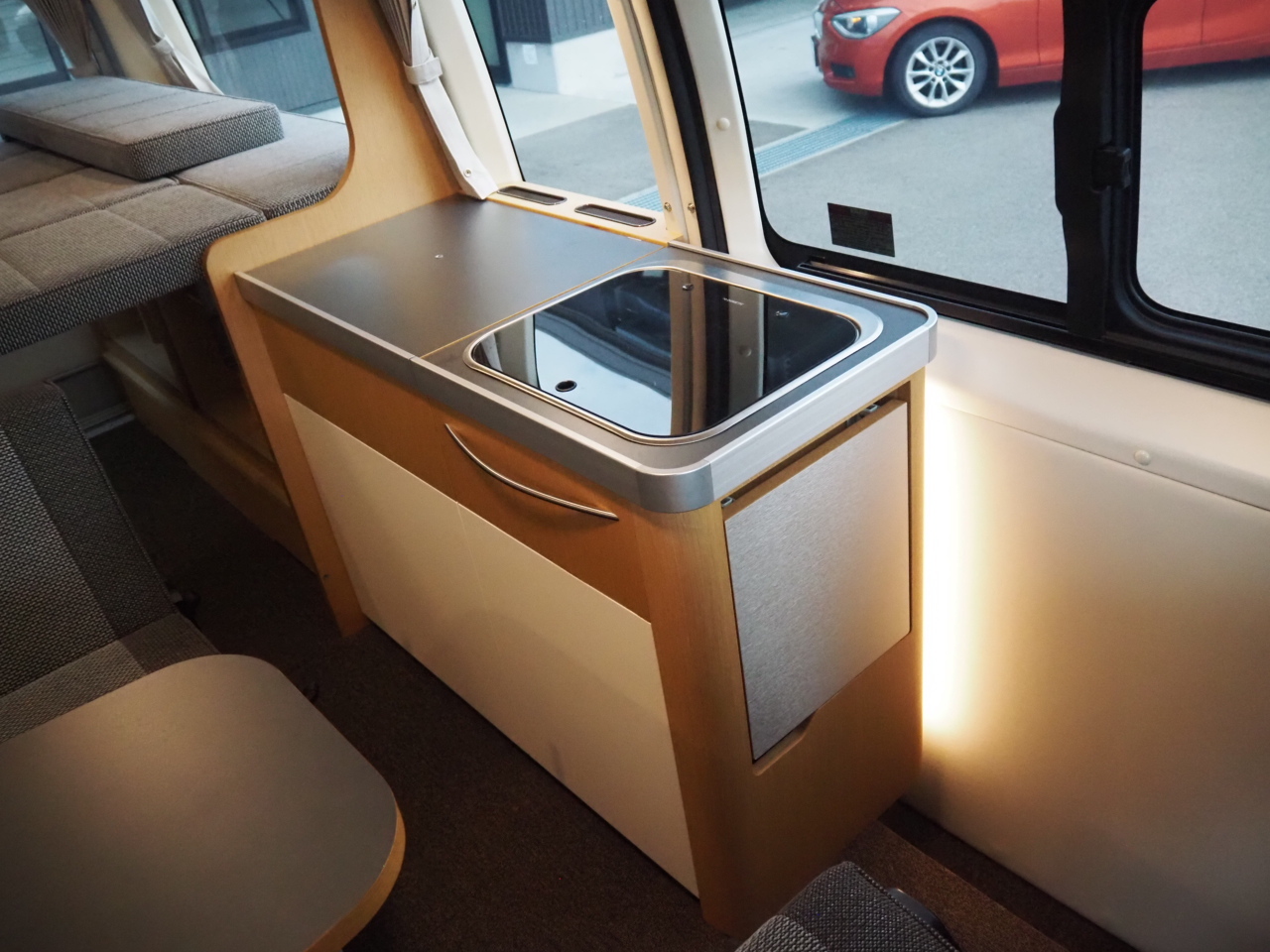 キャンピングカー バンコン ﾊｲｴｰｽ ﾄｲﾌｧｸﾄﾘｰ ﾊﾞｰﾃﾞﾝ 家AC 4WD