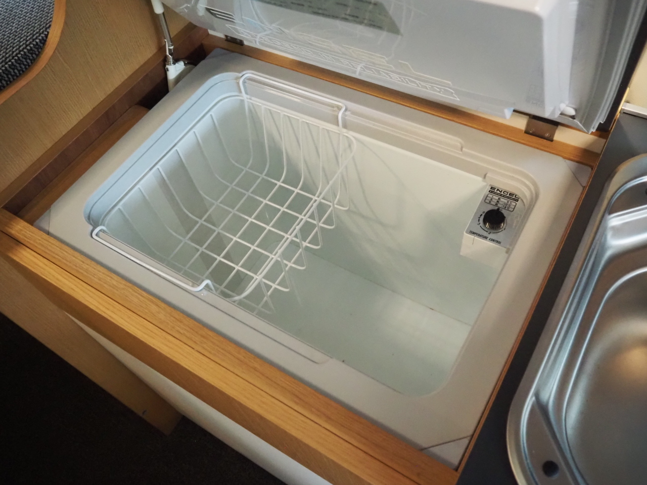 キャンピングカー バンコン ﾊｲｴｰｽ ﾄｲﾌｧｸﾄﾘｰ ﾊﾞｰﾃﾞﾝ 家AC 4WD