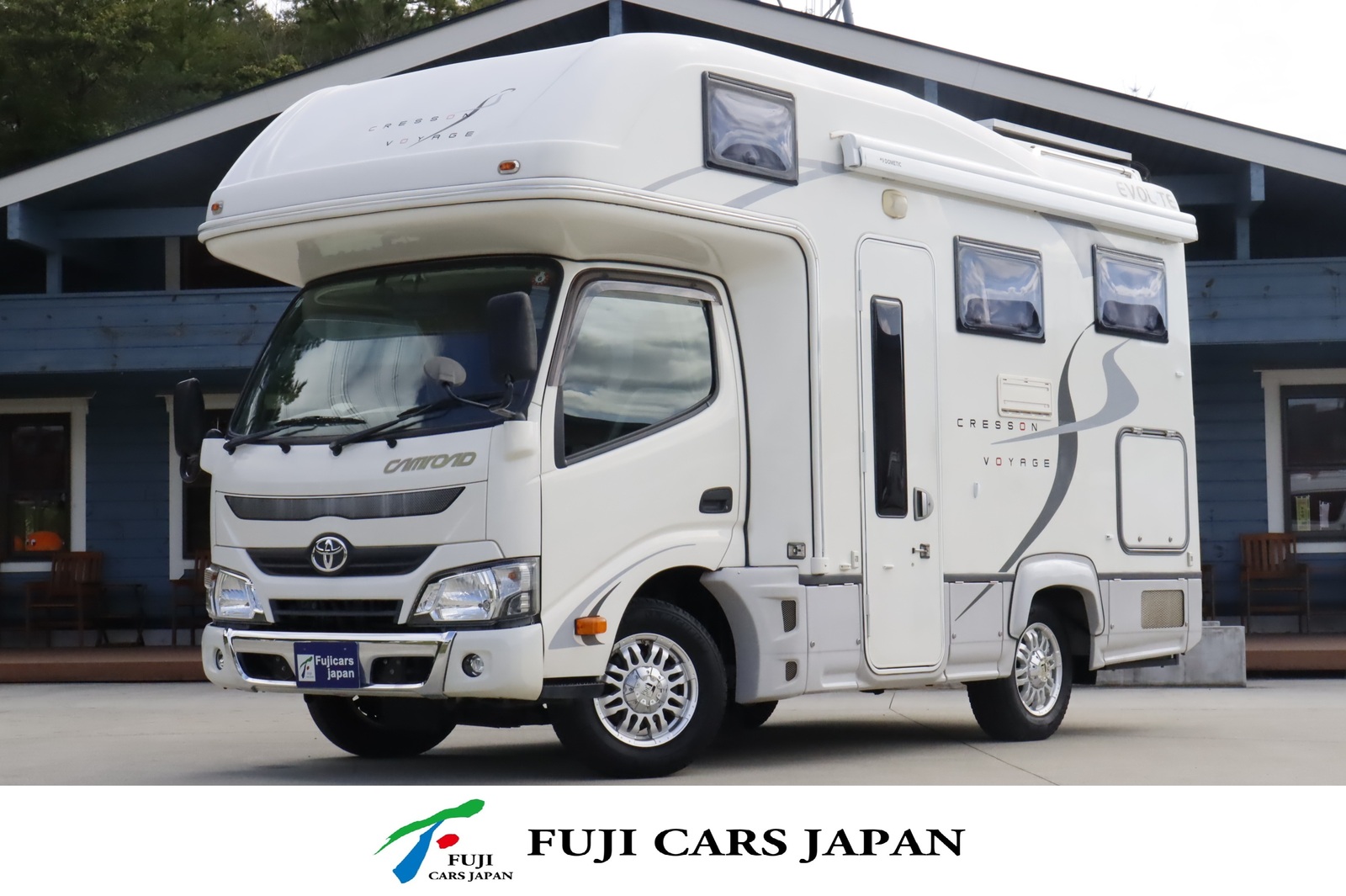 キャンピングカー キャブコン カムロードナッツRV クレソンボヤージュXエボライト