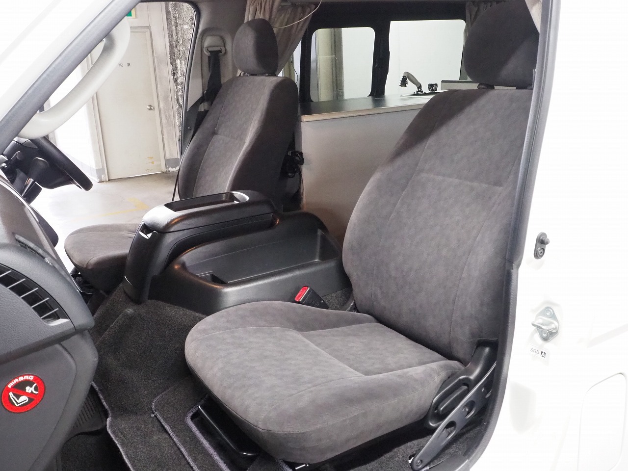 キャンピングカー バンコン ﾊｲｴｰｽ ﾅｯﾂRV ﾄﾗｲｱﾙ 4WD　FF