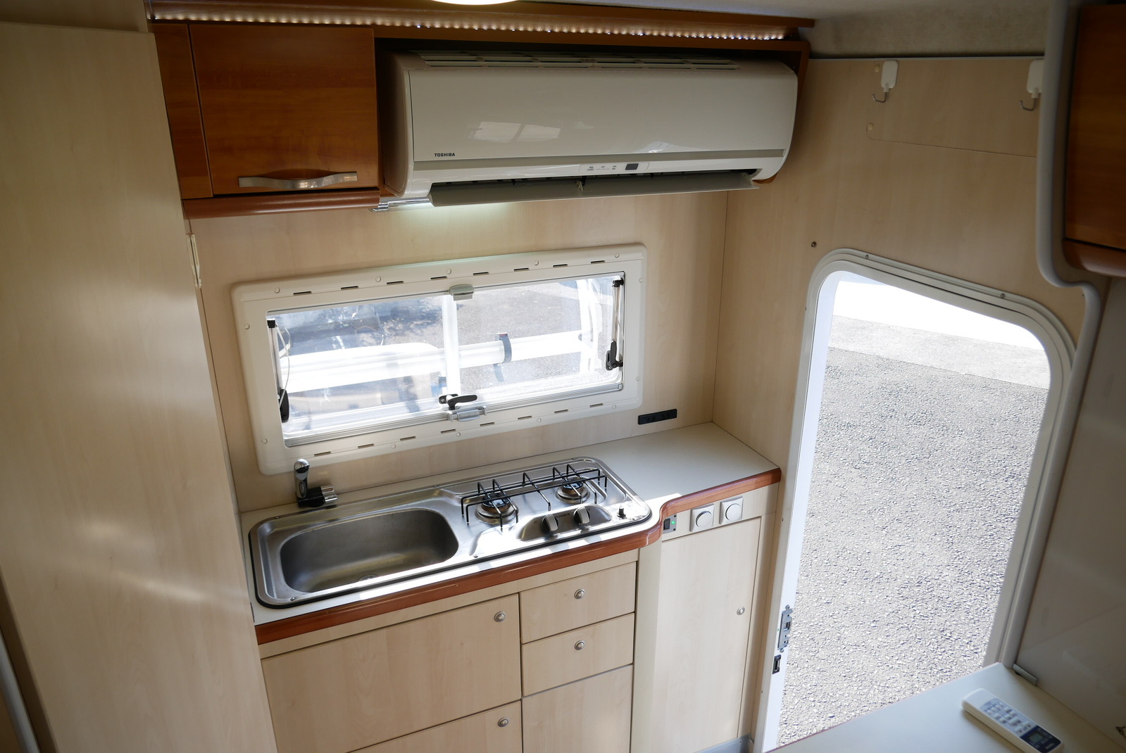 キャンピングカー キャブコン ｶﾑﾛｰﾄﾞﾊﾞﾝﾃｯｸ ｺﾙﾄﾞﾘｰﾌﾞｽ 家庭用ｴｱｺﾝ