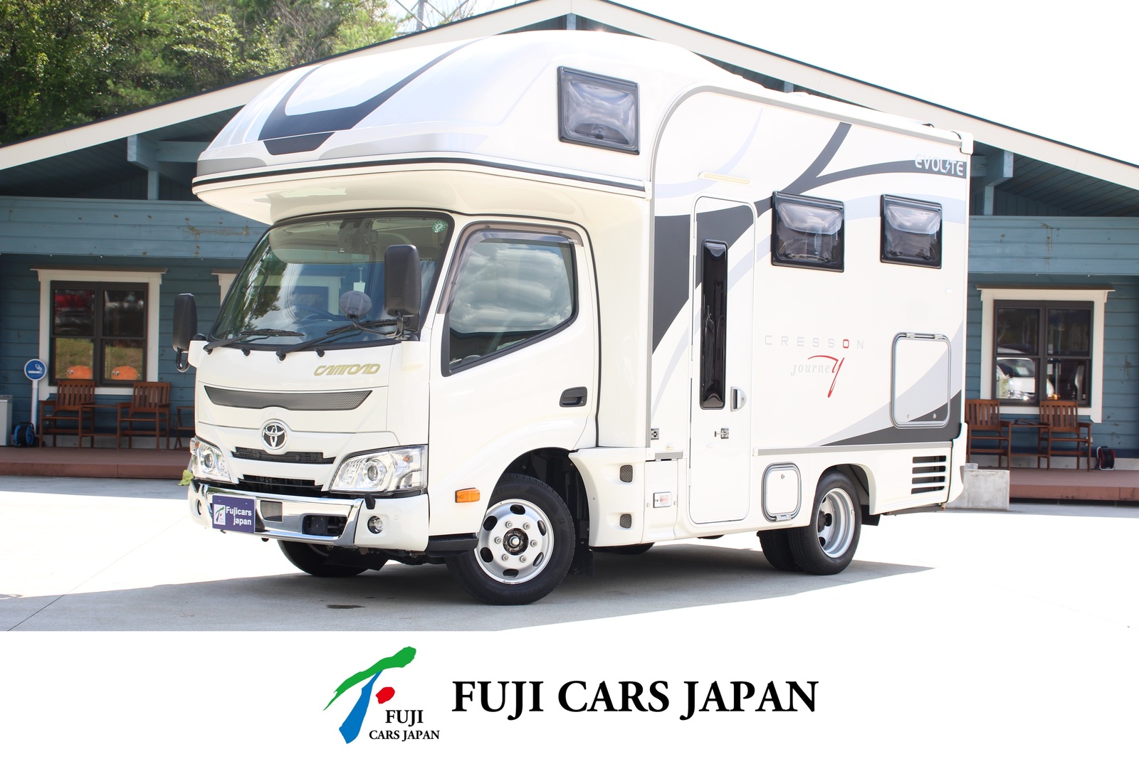 キャンピングカー キャブコン カムロード ナッツクレソンジャーニーXエボライト4WD