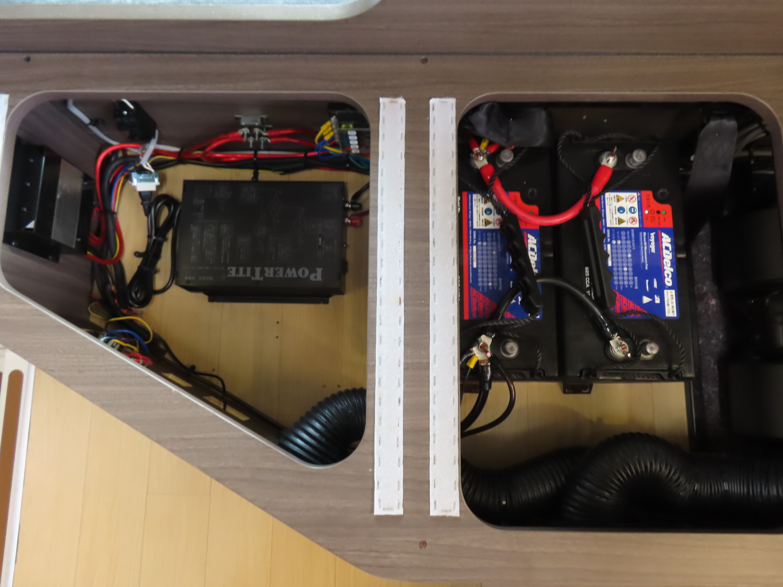 キャンピングカー キャブコン ｶﾑﾛｰﾄﾞ 東和 ｳﾞｫｰﾝR2B FFﾋｰﾀｰ