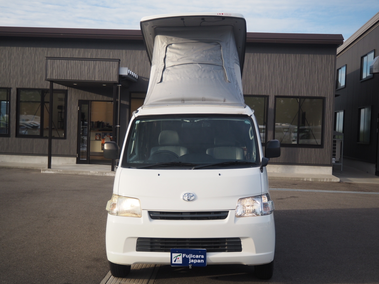キャンピングカー バンコン ﾀｳﾝｴｰｽ ｷｬﾝﾋﾟﾝｸﾞｶｰ広島ﾋﾟｺ 4WD 5MT