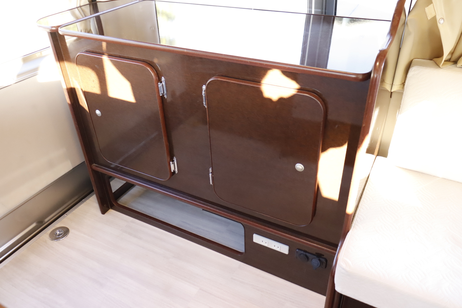 キャンピングカー バンコン ﾊｲｴｰｽ FOCS ｱﾘｾﾞ FFﾋｰﾀｰ ｵｰﾆﾝｸﾞ