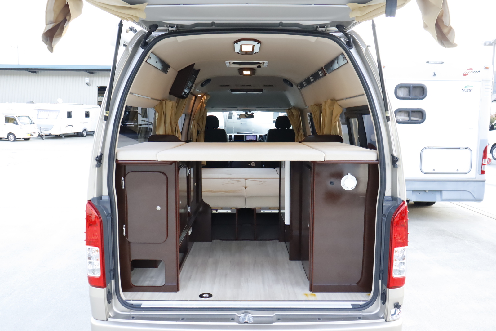 キャンピングカー バンコン ﾊｲｴｰｽ FOCS ｱﾘｾﾞ FFﾋｰﾀｰ ｵｰﾆﾝｸﾞ